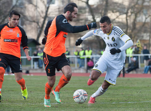 s Nabol Bahoui och Kristianstads Mahumet Ahmeti  i matchen