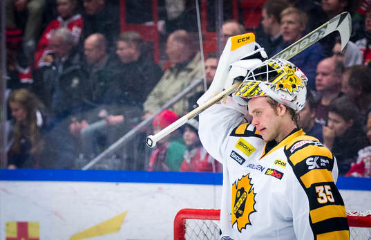 Skellefteås målvakt Markus Svensson deppar