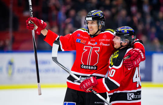 Örebros Marko Anttila gör 4-0 och jublar med Anders