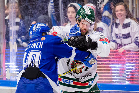 Leksands Tomi Sallinen i bråk med Frölundas Christoffer
