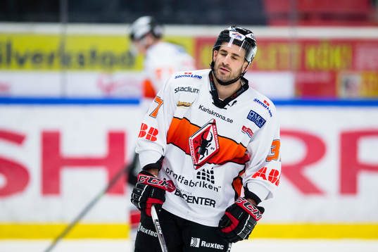 Karlskronas Russel Moyer reagerar
