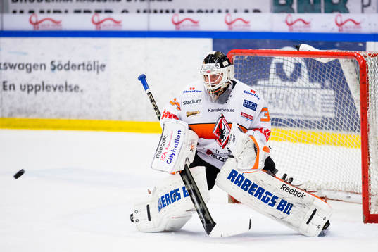 Karlskronas målvakt Patrick Galbraith med en räddning