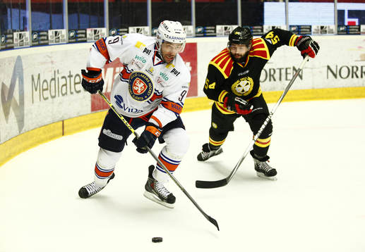 Växjös Josh Hennesy och Brynäs Tomas Slovak