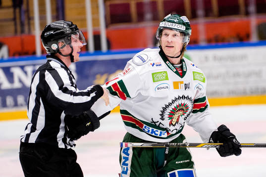 Frölundas Mathis Olimb blir utvisad