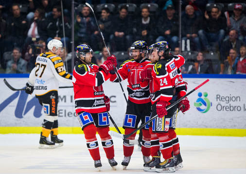 Örebros Martin Johansson gör 3-0 och på bilden jublar
