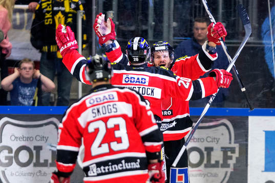 Örebros Johan Wiklander jublar