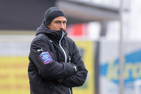 Helsingborg tränare Henrik Larsson i kyliga Västerås