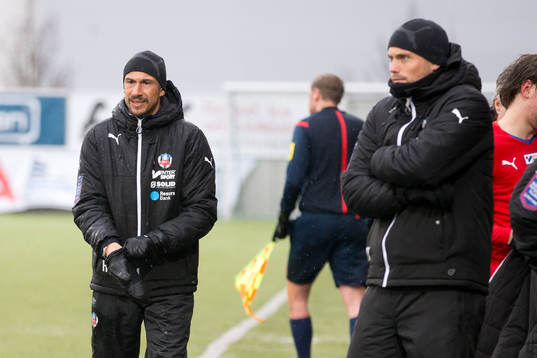 Helsingborg tränare Henrik Larsson i ett regnigt och