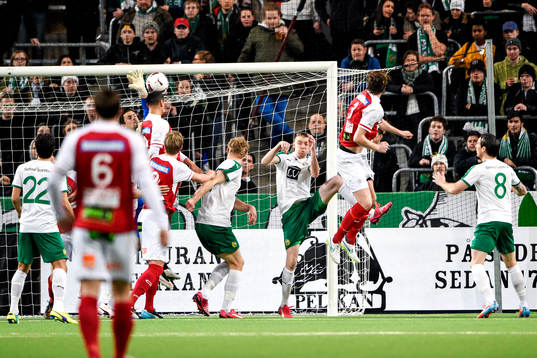 Landskronas Samuel Aziz nickar in 0-1