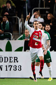 Landskronas Samuel Aziz jublar