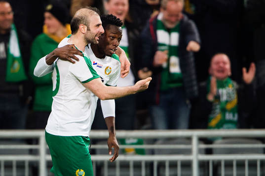 Hammarbys Kennedy Bakircioglu och Amadaiya Rennie jublar