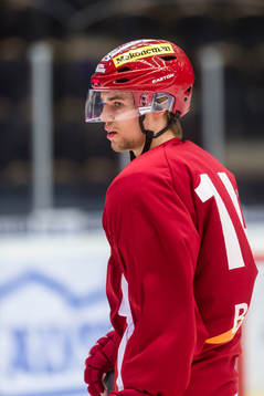 Modos Emil Pettersson värmer upp