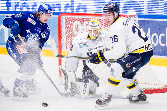 Leksands Tom Mäkitalo, HV71s målvakt Gustaf Wesslau och