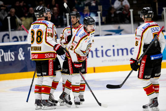Luleås Dean Kukan (m) jublar