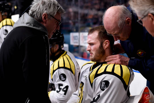 Brynäs Niclas Andersén har ont