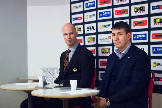 Brynäs assisterande tränare Petter Nilsson och