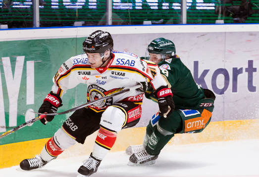 Luleås Chad Billins jagas Färjestads Johan Olofsson