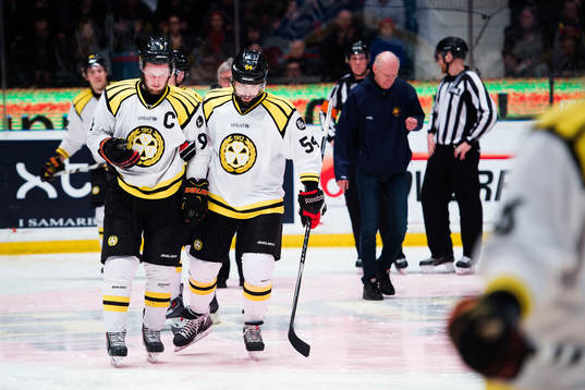 Brynäs Niclas Andersén har ont