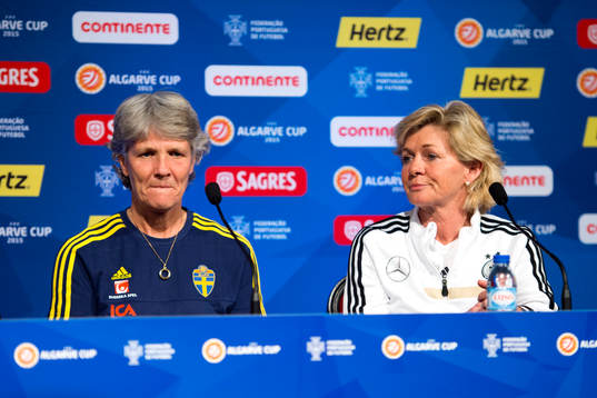 Sveriges förbundskapten Pia Sundhage och Tysklands