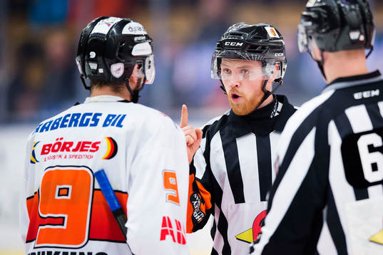 Domare Johan Häll varnar Karlskronas  Vyacheslav Trukhno
