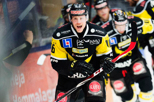 Västerås Jonte Berg jublar