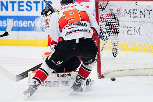 Karlskronas målvakt Patrick Galbraith släpper in 2-1