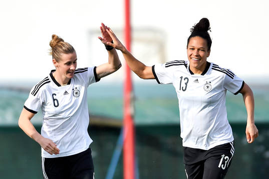 Tysklands Jennifer Cramer, Simone Laudehr och Celia Sasic