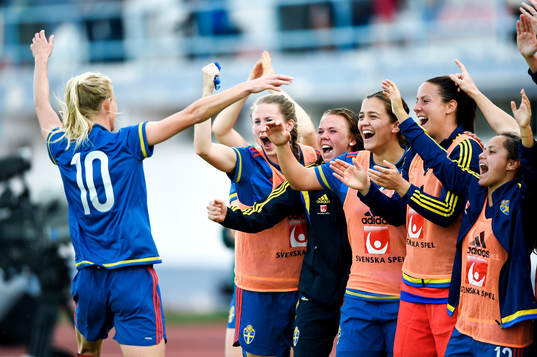 Sveriges Sofia Jakobsson jublar