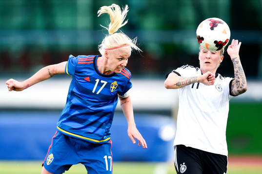 Sveriges Caroline Seger och Tysklands Anja Mittag