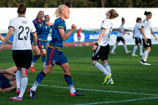 Sveriges Caroline Seger jublar