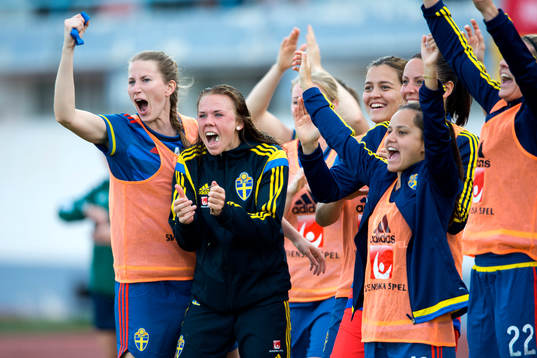 Sveriges Emma Berglund, Jessica Samuelsson, Marija Banusic,