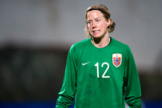 Norges målvakt Silje Vesterbekkmo deppar