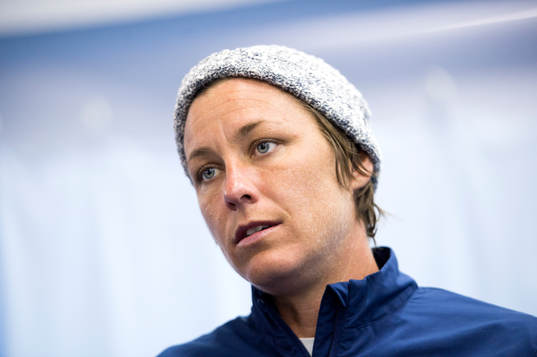 s Abby Wambach blir intervjuad
