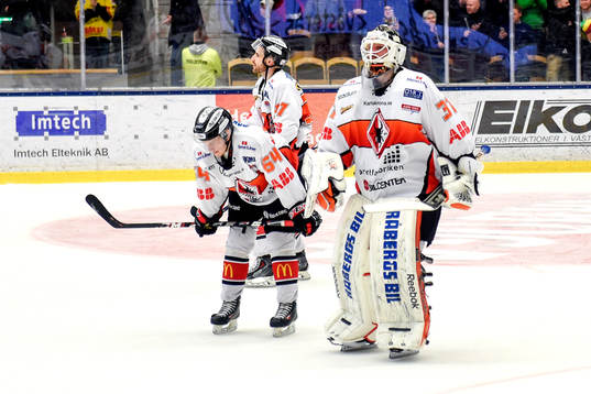 Karlskronas målvakt Patrick Galbraith och Jonathan Pudas