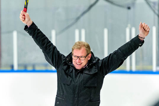 Malmö Redhawks sportchef Patrik Sylvegård jublar