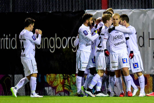 Syrianskas Saman Ghoddos jublar