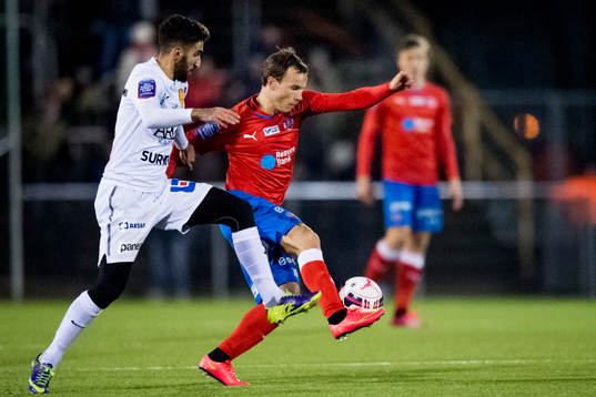 Syrianskas Saman Ghoddos jagar Helsingborgs Anton Wede
