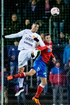 Syrianskas Sonny Karlsson i nickduell med Helsingborgs