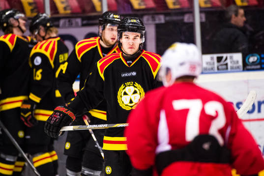 Brynäs Mattias Nörstebö före ishockeymatchen i SHL