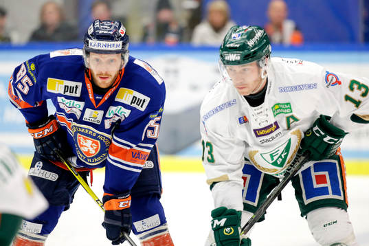 Växjös Liam Reddox och Färjestads Victor Ejdsell