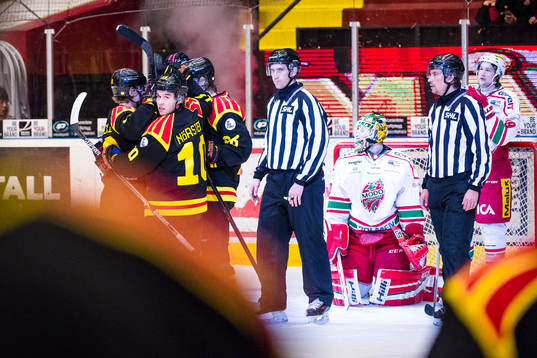 Brynäs Mattias Nörstebö jublar