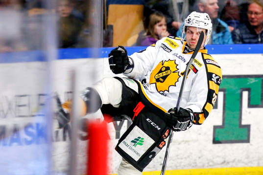 Skellefteås Janne Pesonen jublar