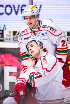 Modos Adrian Kempe och Joonas Nättinen deppar