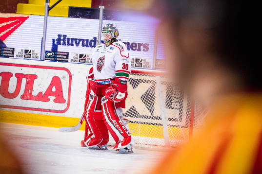 Linus Ullmark, målvakt i Modo, deppar