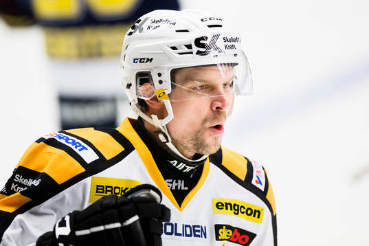 Skellefteås Janne Pesonen jublar