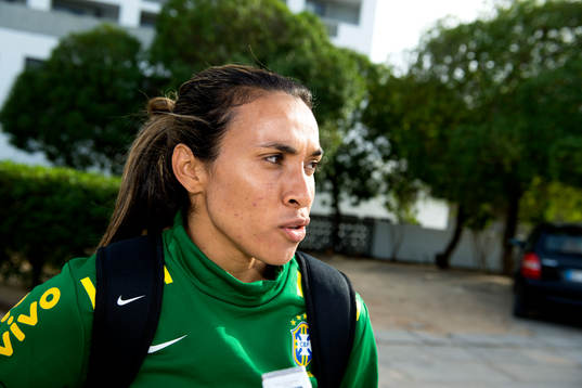 Brasiliens Marta Vieira da Silva blir intervjuad