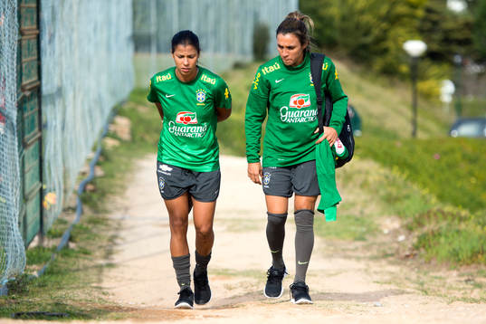 Brasiliens Fabiana da Silva Simoes och Marta Vieira da Silva
