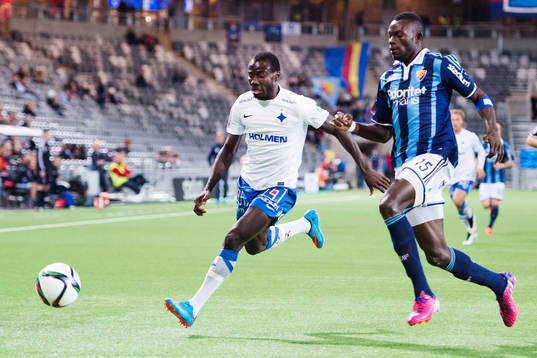 Norrköpings Alhaji Kamara och Djurgårdens Omar Colley