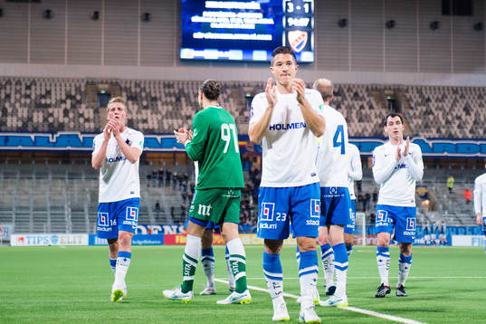 Norrköpings spelare med David Boo Wiklander längst fram