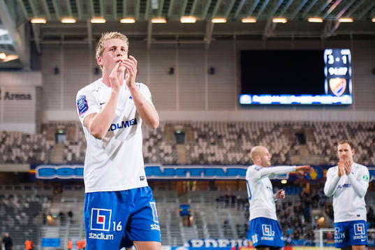 Norrköpings Joel Enarsson tackar publiken